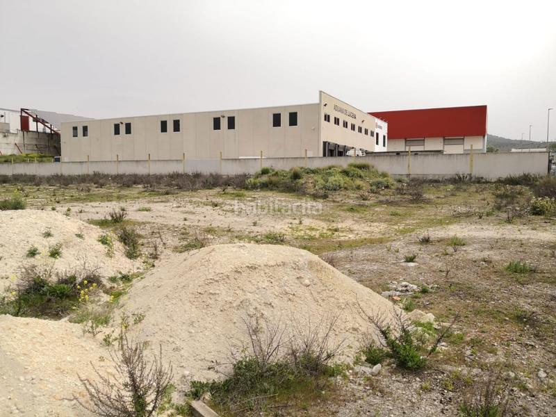 Foto a2353bfd-b890-4fe2-9eeb-40fd1e1045e5. Terreno residencial magnífico solar industrial en venta en el polígono cerro gordo en Lucena