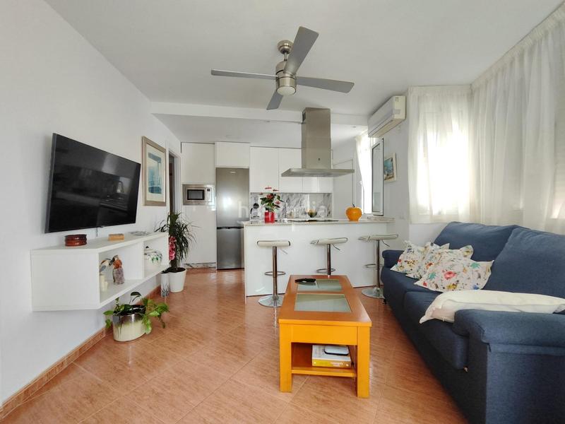 Foto 7a27ce5d-9b99-4ec8-ac36-261fe72f357f. Alquiler piso magnifico piso con vistas a la bahía. vivienda en alquiler de septiembre a junio en Torremolinos