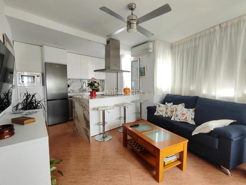 Foto af426ede-c565-4804-a31f-b0a245a4fd8a. Alquiler piso magnifico piso con vistas a la bahía. vivienda en alquiler de septiembre a junio en Torremolinos