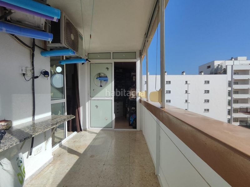 Foto f21a5dd8-6c20-4340-b30b-a71f9e5c2d5e. Pis amb piscina a Ayuntamiento Torremolinos
