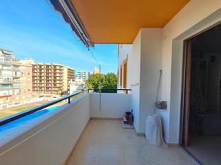 Etagenwohnung en Manantiales-Estacin de Autobuses. Vivienda de 3 dormitorios con aparcamiento en c.marques de salam