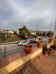 Casa en Sant Llorenç d´Hortons. Casa con 3 habitaciones con parking, calefacción y vistas a la m