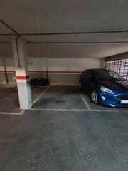 Aparcament cotxe a Carrer de josep sangens 39. Parking en venta, coche grande 4,41 x, 2,17 m