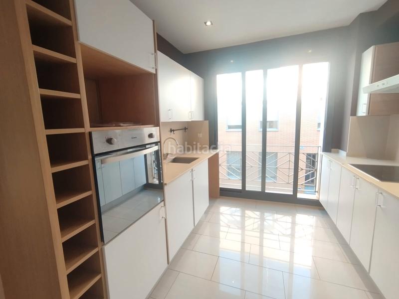 Foto eec8357e-7ee9-4700-88a5-9af3448e3219. Flat with heating in Centre Sabadell