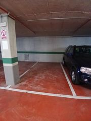 Lloguer Aparcament cotxe  Carrer de garcilaso. Parking en sagrera, 2,41 (2,21) x 4,65  -  pablo 605 05 17 33