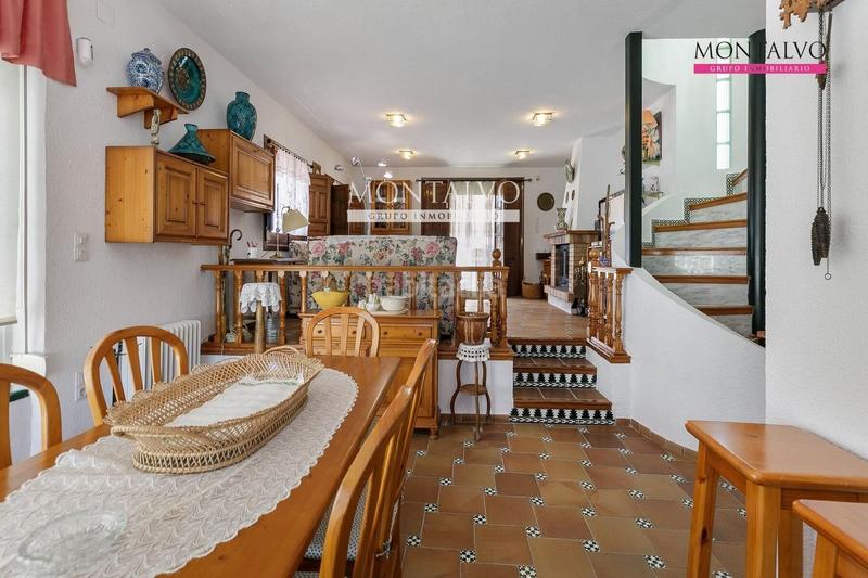 Foto 6d785f76-c6fc-4d42-851d-b5d801f06465. Chalet en río danubio 8 chalet con piscina y encanto natural en urbanización san javier, las gabias en Gabias (Las)