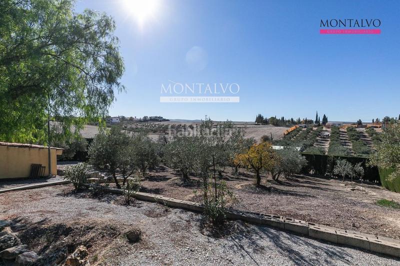 Foto 867b5568-fbb2-4d4f-aad7-b017d5691e80. Chalet en río danubio 8 chalet con piscina y encanto natural en urbanización san javier, las gabias en Gabias (Las)