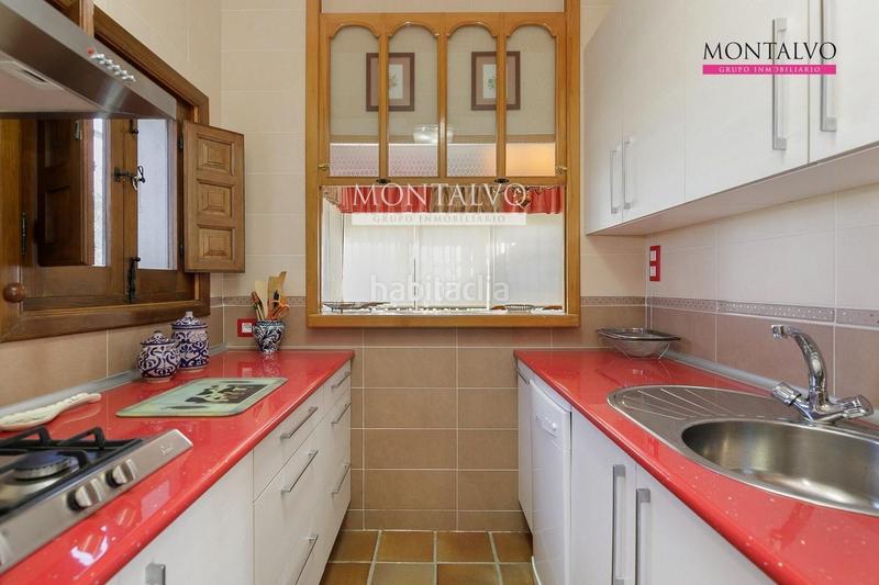 Foto 963e682d-4e0d-4ba9-bc5a-dbb271b8f3c6. Chalet en río danubio 8 chalet con piscina y encanto natural en urbanización san javier, las gabias en Gabias (Las)
