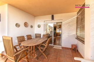 Xalet a Naranjos 3. Chalet independiente en alfacar tu hogar de ensueño a las puerta