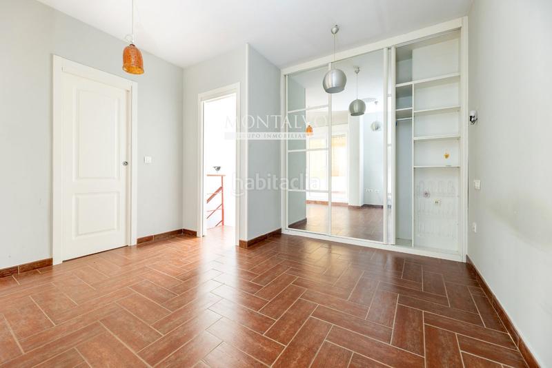 Foto 028bf13b-6e58-4e05-af85-8242bfe29c3b. Dúplex en gardenia (chaparral) 19 oportunidad en el chaparral ! dúplex con salón exterior, gran terraza, doble garaje y trastero en Albolote