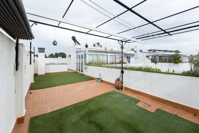 Foto 6c795999-dd46-4c43-b3fe-a53e3ea6f5e3. Dúplex en gardenia (chaparral) 19 oportunidad en el chaparral ! dúplex con salón exterior, gran terraza, doble garaje y trastero en Albolote