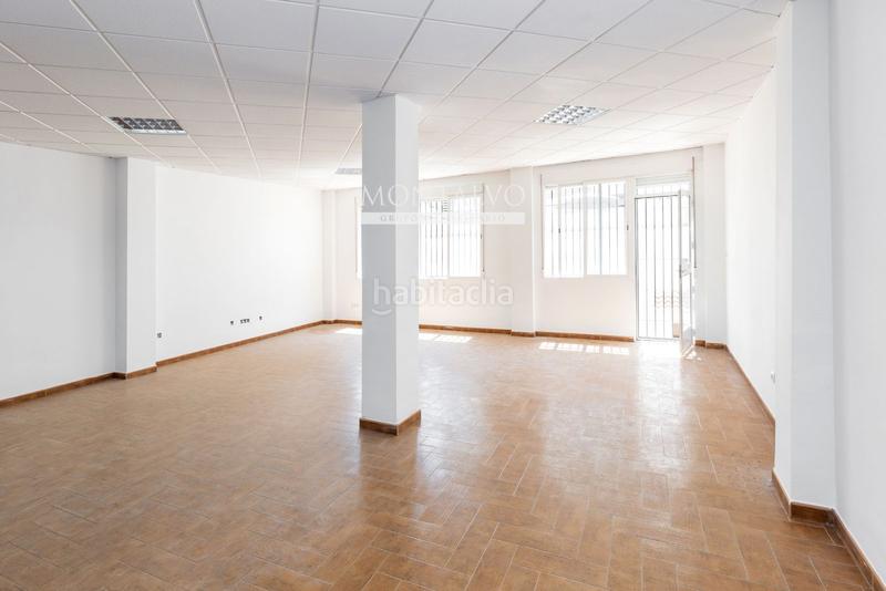 Foto 05677131-fadf-4952-807a-b4fdda7bd3b1. Local comercial en real de motril 47 local en el centro con alta rentabilidad en Armilla