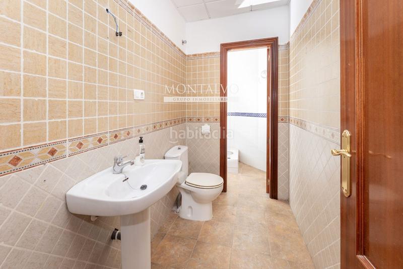 Foto 4789703d-043a-4a0d-99ea-f031a66dfafc. Local comercial en real de motril 47 local en el centro con alta rentabilidad en Armilla