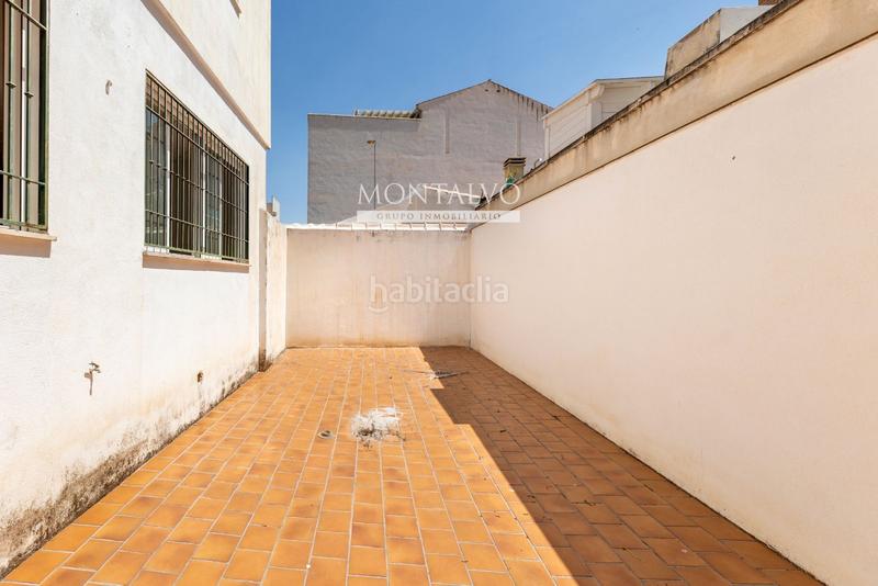 Foto 5cc57f26-9fa7-41ea-a1b7-08c1aa7f49d2. Local comercial en real de motril 47 local en el centro con alta rentabilidad en Armilla