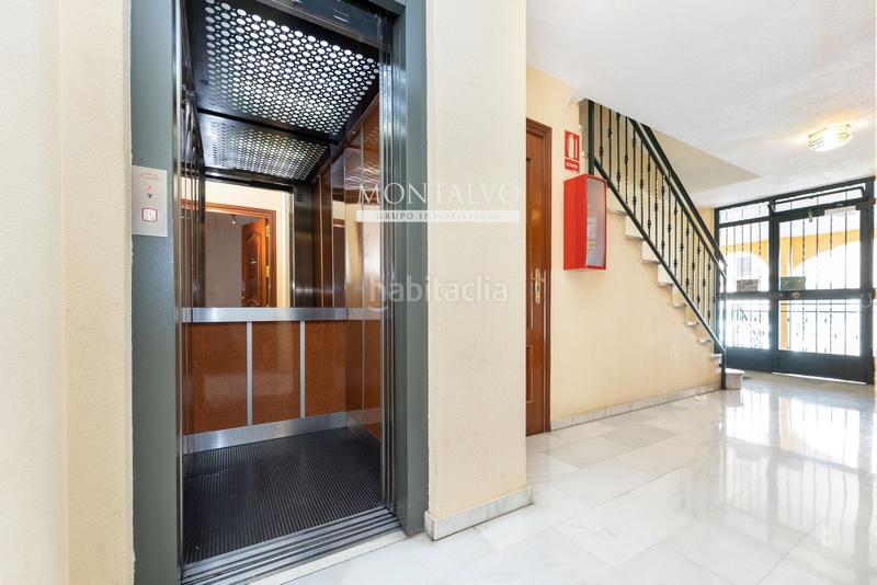 Foto c4a7a036-7636-4941-bbf6-46c62054938f. Local comercial en real de motril 47 local en el centro con alta rentabilidad en Armilla