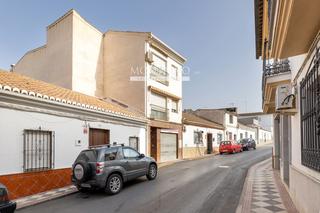 Pis  Ramon y cajal 79. Piso de 2 dormitorios en el centro de atarfe