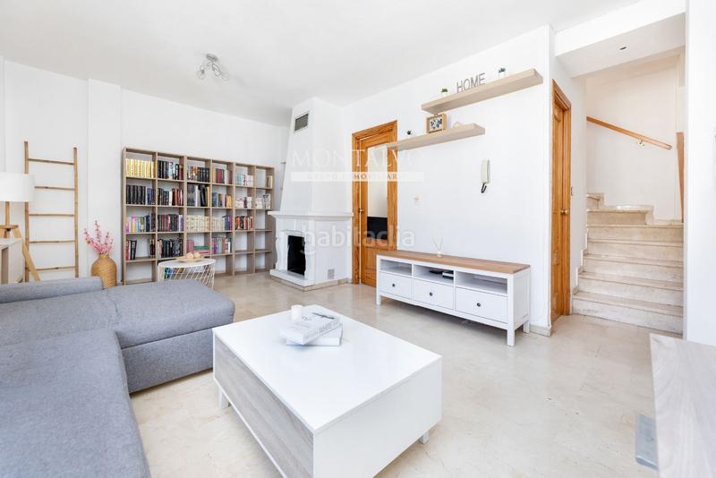 Foto f9e3ff43-03d8-4419-932d-cac050cd5a11. Dúplex en violeta 8 tu hogar con gran patio y cochera cerrada en Alhendín