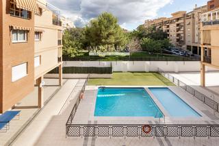 Location Appartement  Torre pedro de morales 6. Piso 1 dormitorio con piscina y terraza en zaidín