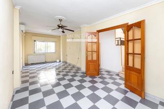 Casa  Alfonso bailon 15. Casa en esquina con gran potencial y excelente ubicación en atar