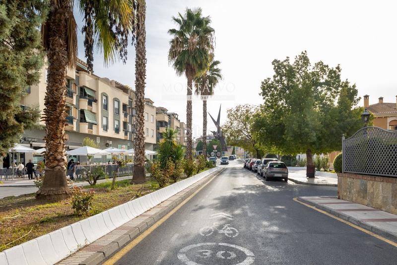 Foto 39080d85-4091-4745-95ef-4bb2b66336b2. Casa in alfonso bailon 15 in Atarfe