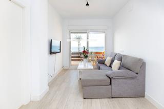 Pis a Batel 7. Oportunidad única en primera línea de playa en torrenueva!