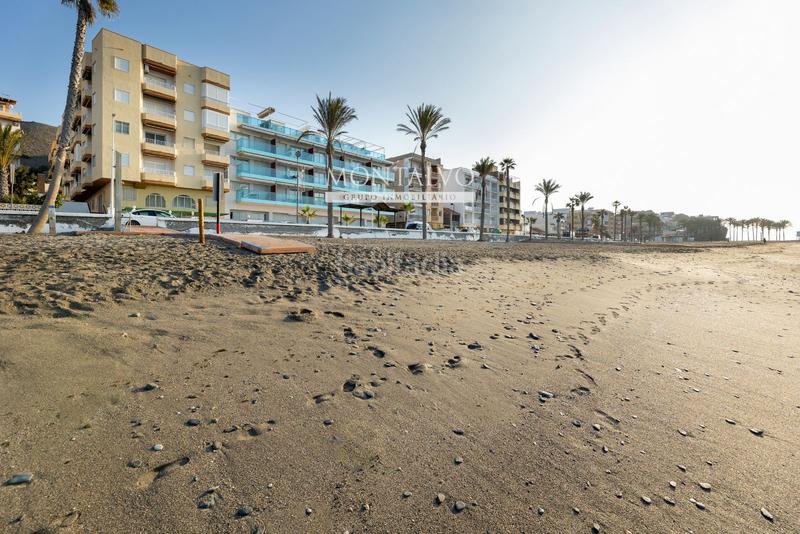 Foto 785b0a6c-c18a-45cb-94a1-e074ff870533. Piso en batel 7 oportunidad única en primera línea de playa en Torrenueva! en Motril