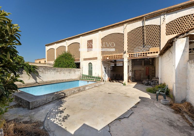 Foto b4e86751-c98a-426b-936c-8a15ec84b474. Casa amb calefacció aparcament piscina a Atarfe