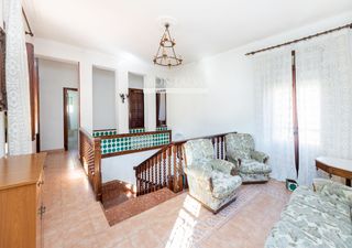 Casa  Calle alhambra 27. Vivienda con encanto y amplios exteriores en atarfe