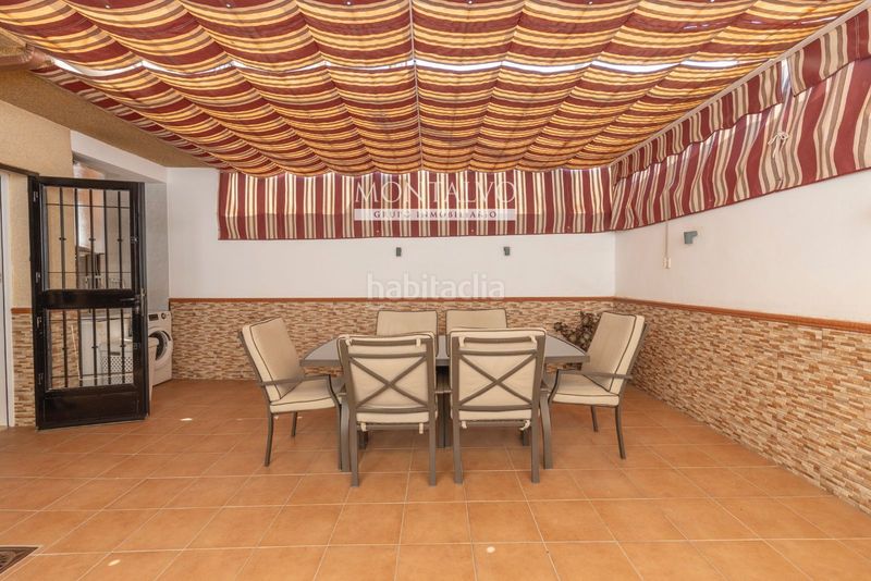 Foto 1cb557fe-f537-4b90-8522-b7eb483752ab. Casa adossada amb aparcament a Atarfe