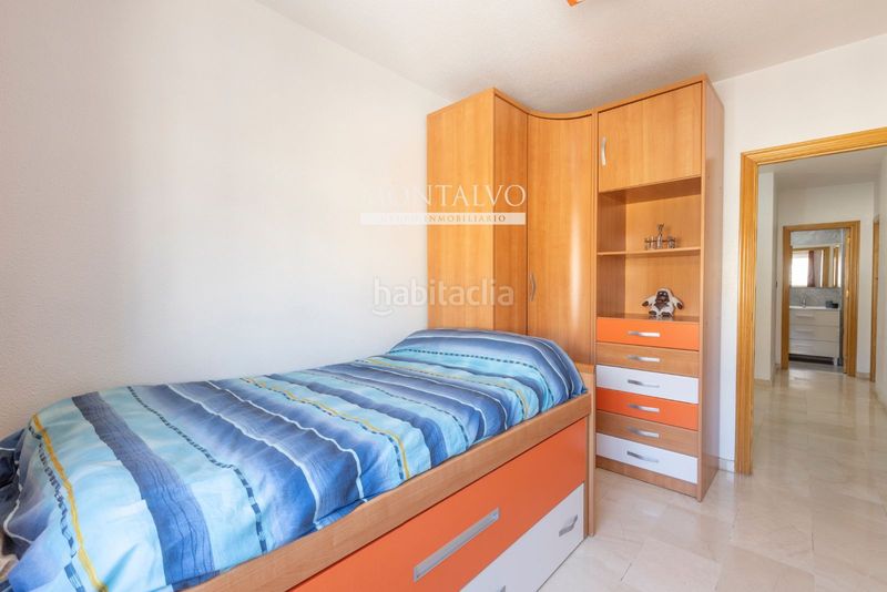 Foto 6733bd66-b891-4b0b-8aa5-29ede77d147b. Casa adossada amb aparcament a Atarfe
