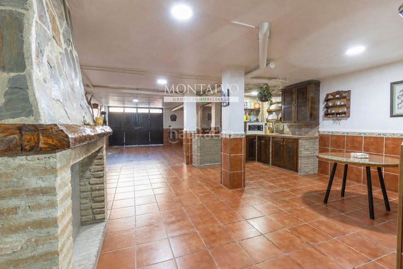 Foto acca1988-dfe2-40bd-9d5a-4575f220ad39. Casa adossada amb aparcament a Atarfe