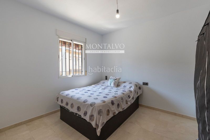 Foto cabc2b79-2230-454f-953d-d6b3b27722de. Casa adossada amb aparcament a Atarfe