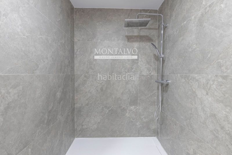 Foto de3481c1-b196-49f7-b00e-bd267bdb3775. Casa adossada amb aparcament a Atarfe