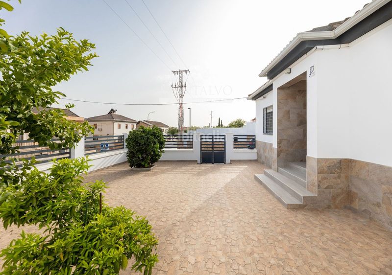 Foto 511d657b-d0a7-419a-a2b9-d3444a9b447c. Casa en de illora (nue) 69 oasis en casanueva planta baja con piscina en Pinos Puente