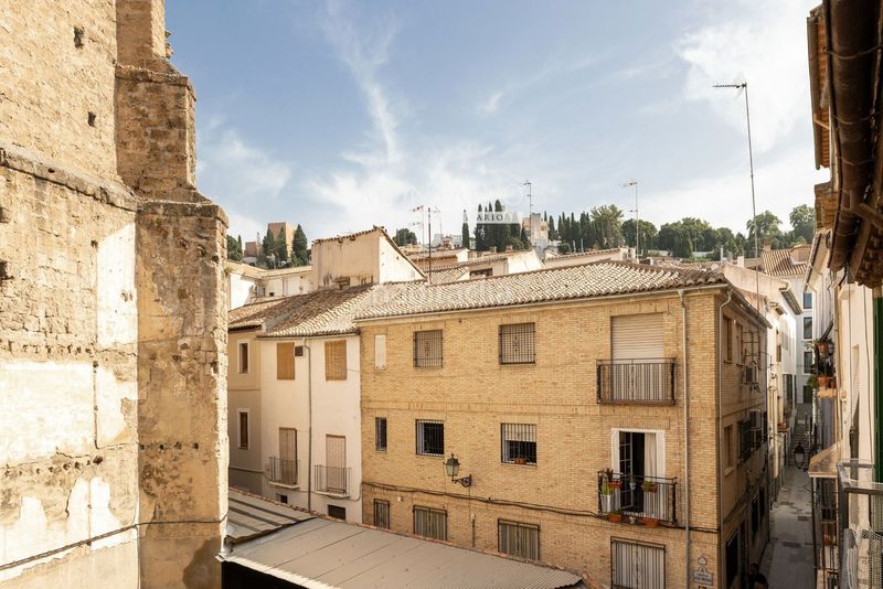 Foto b85b5b66-c560-434c-bfbb-58f34e816b59. Edifici a aguado 4 a San Matías - Realejo Granada
