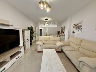 Affitto Appartamento in De la iglesia 9. Luminoso piso de 3 dormitorios en atarfe junto a la plaza de la