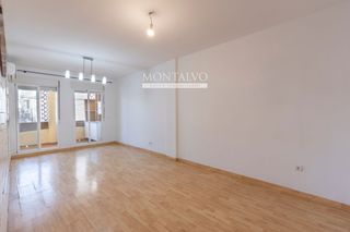 Appartamento in Miguel hernández 4. Tu primera vivienda o tu próxima inversión en atarfe.