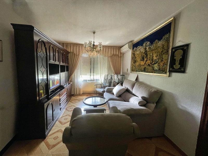 Foto af7d10e9-b458-408e-8df9-d536abfda7fa. Piso  a la venta en poblado de Orcasitas en Orcasitas Madrid