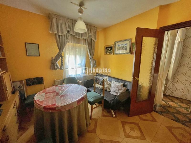 Foto b1d45ef2-43ab-4a6d-9a4a-1e328e8bed75. Piso  a la venta en poblado de Orcasitas en Orcasitas Madrid