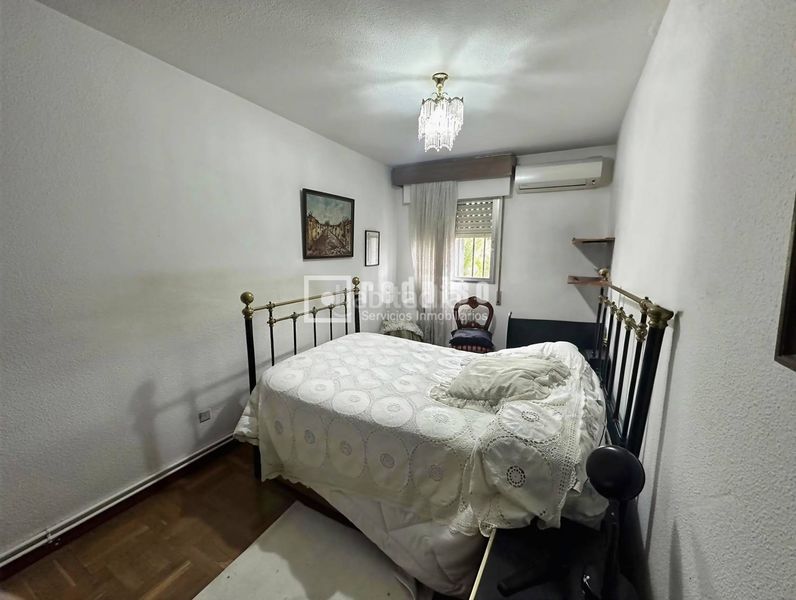 Foto 1e2bc258-8303-43ce-aedf-d6f973602c94. Chalet avec chauffage dans Orcasitas Madrid