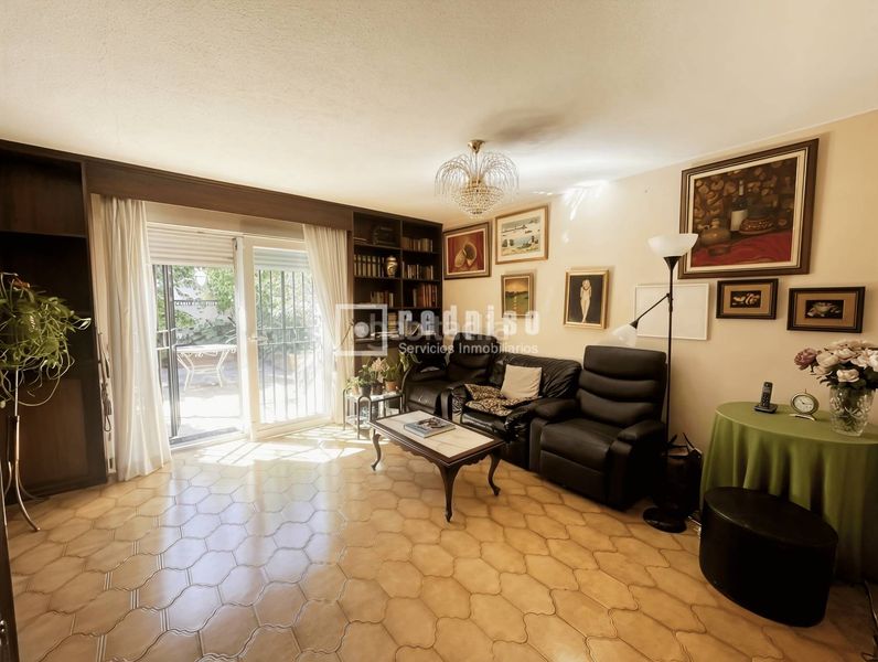 Foto 20690f01-3a29-43df-bbbe-dbe2adc8367a. Chalet avec chauffage dans Orcasitas Madrid