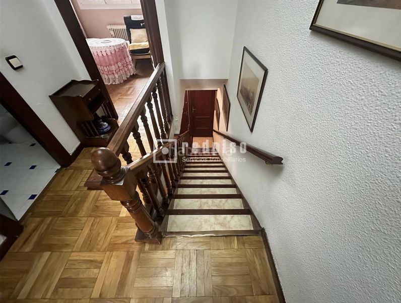 Foto afa3f702-2c94-4123-bde1-c2890af6fc30. Chalet avec chauffage dans Orcasitas Madrid