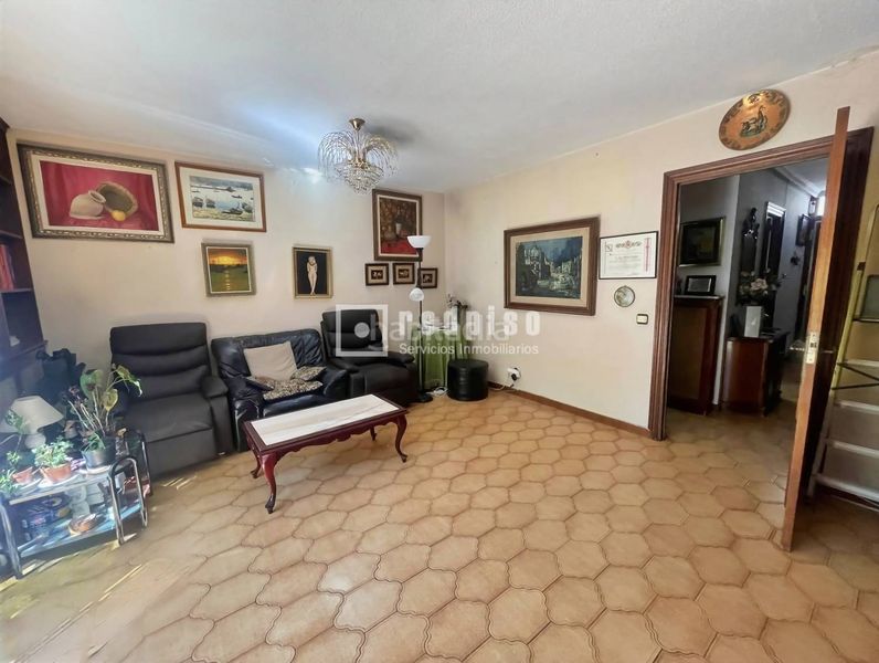 Foto b24cc9b1-684e-4502-91a6-a97435aa3149. Chalet avec chauffage dans Orcasitas Madrid