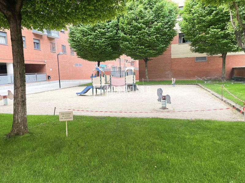 Foto 4dcec9d5-4c3e-4f4e-918c-9710b69bb02b. Pis amb calefacció aparcament piscina a Orcasitas Madrid