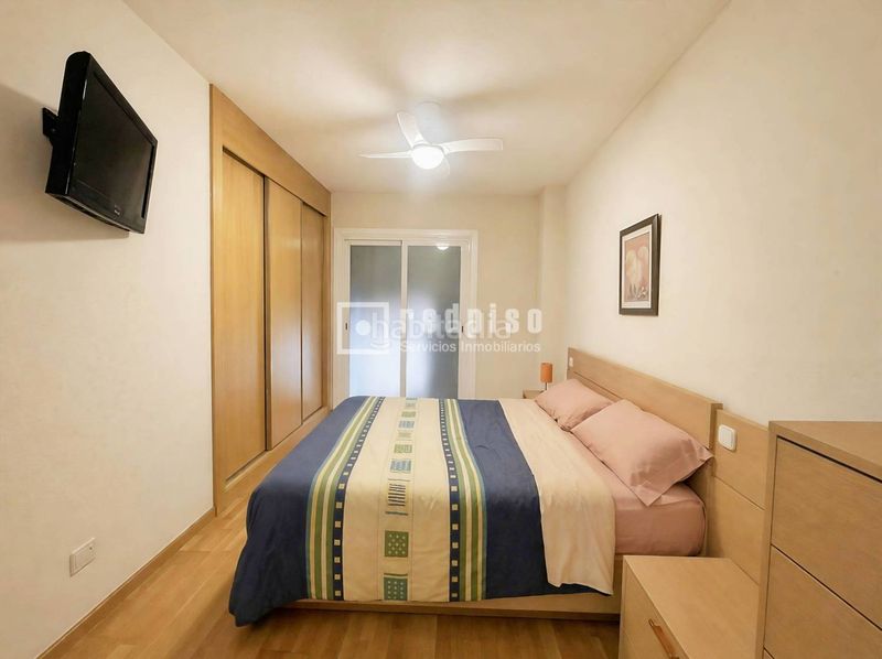 Foto 567c3297-0a1d-49bd-b2f8-a5b1216a6d00. Pis amb calefacció aparcament piscina a Orcasitas Madrid