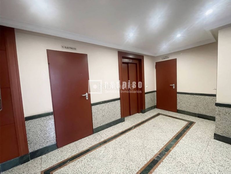 Foto 753ee1a3-4e91-4aa1-afd3-c2bffd2efca9. Pis amb calefacció aparcament piscina a Orcasitas Madrid