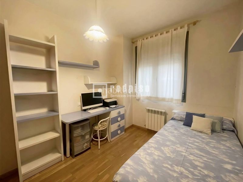 Foto 8f202693-64e5-41da-80b0-12eb6aad6e70. Pis amb calefacció aparcament piscina a Orcasitas Madrid