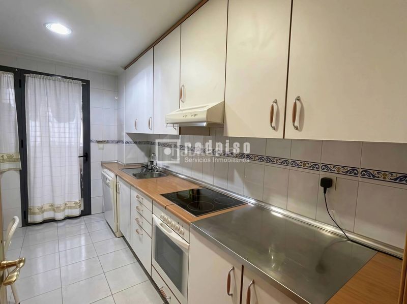 Foto 93cf3f09-4991-49d0-8a65-7be2f7df8d2c. Pis amb calefacció aparcament piscina a Orcasitas Madrid