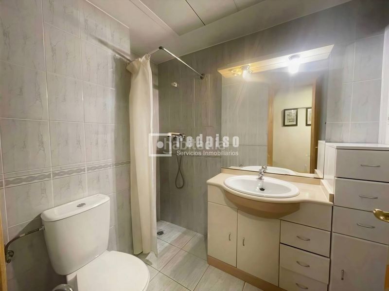 Foto dfc9fae9-52e2-4bb6-9b0b-5896a8b5183a. Pis amb calefacció aparcament piscina a Orcasitas Madrid