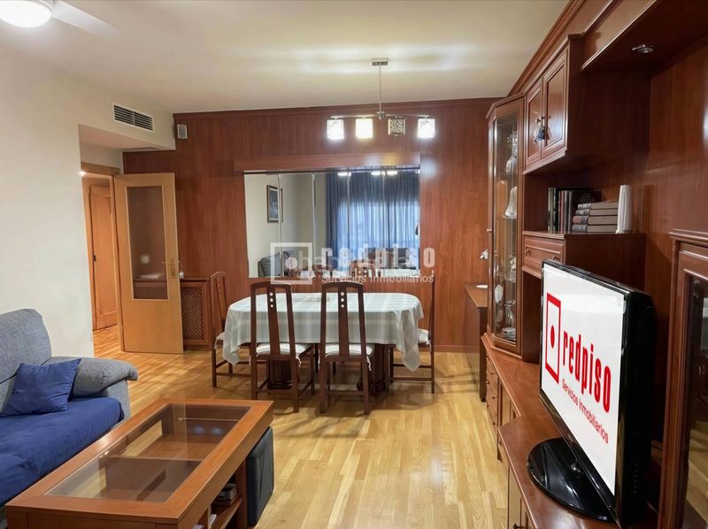 Foto e830656c-3e4e-40ac-b931-c851495b6e08. Pis amb calefacció aparcament piscina a Orcasitas Madrid